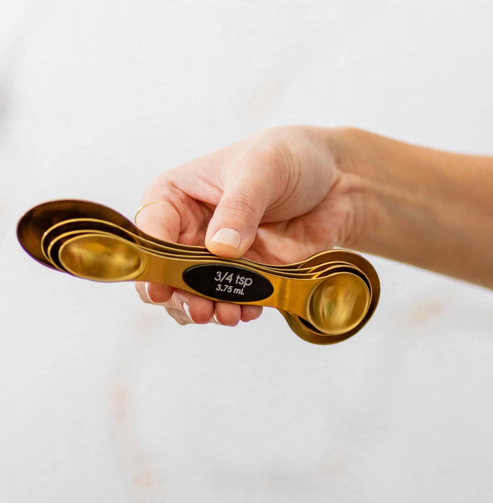 Aura Gold Magnetic Measuring Spoons- 8 Piece Luxury Set with Leveler